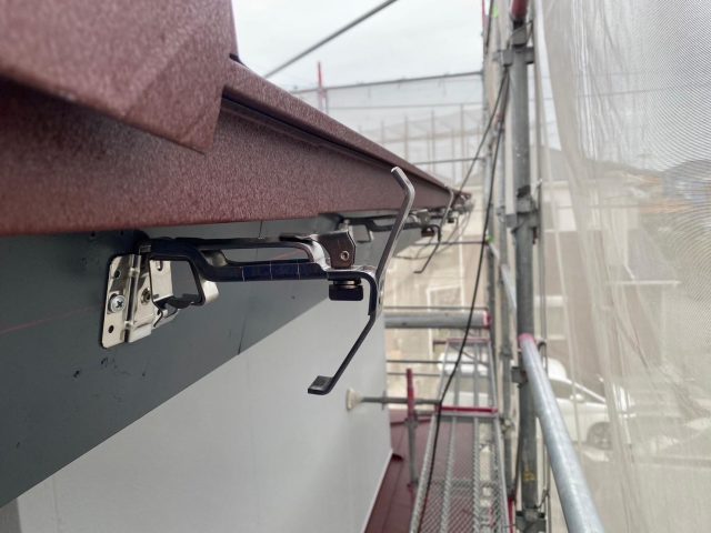 高砂市の雨樋交換で取り付けた金具